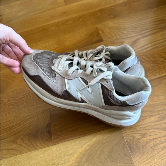 New Balance Brown and Cream Sneakers - Picture 3 of 4